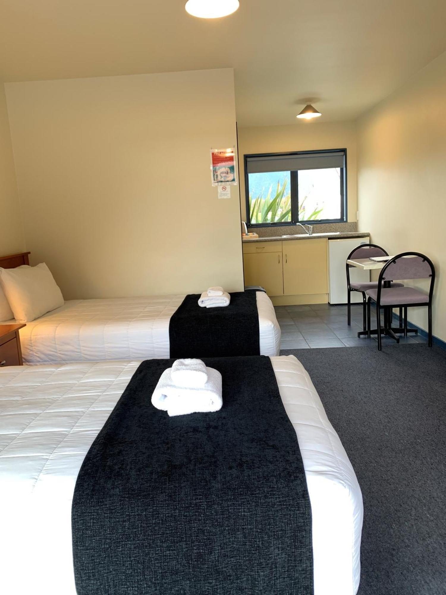 Haast River Motels & Holiday Park מראה חיצוני תמונה