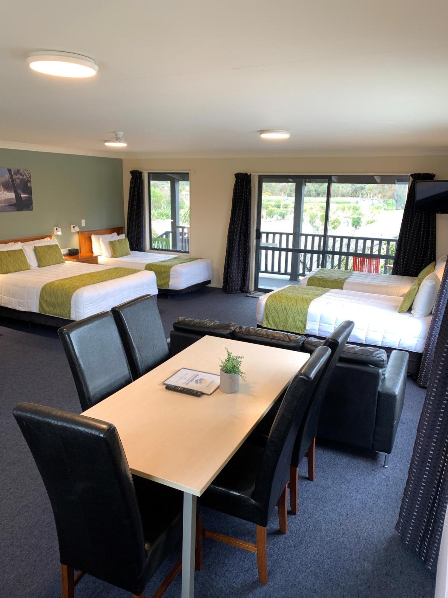 Haast River Motels & Holiday Park מראה חיצוני תמונה