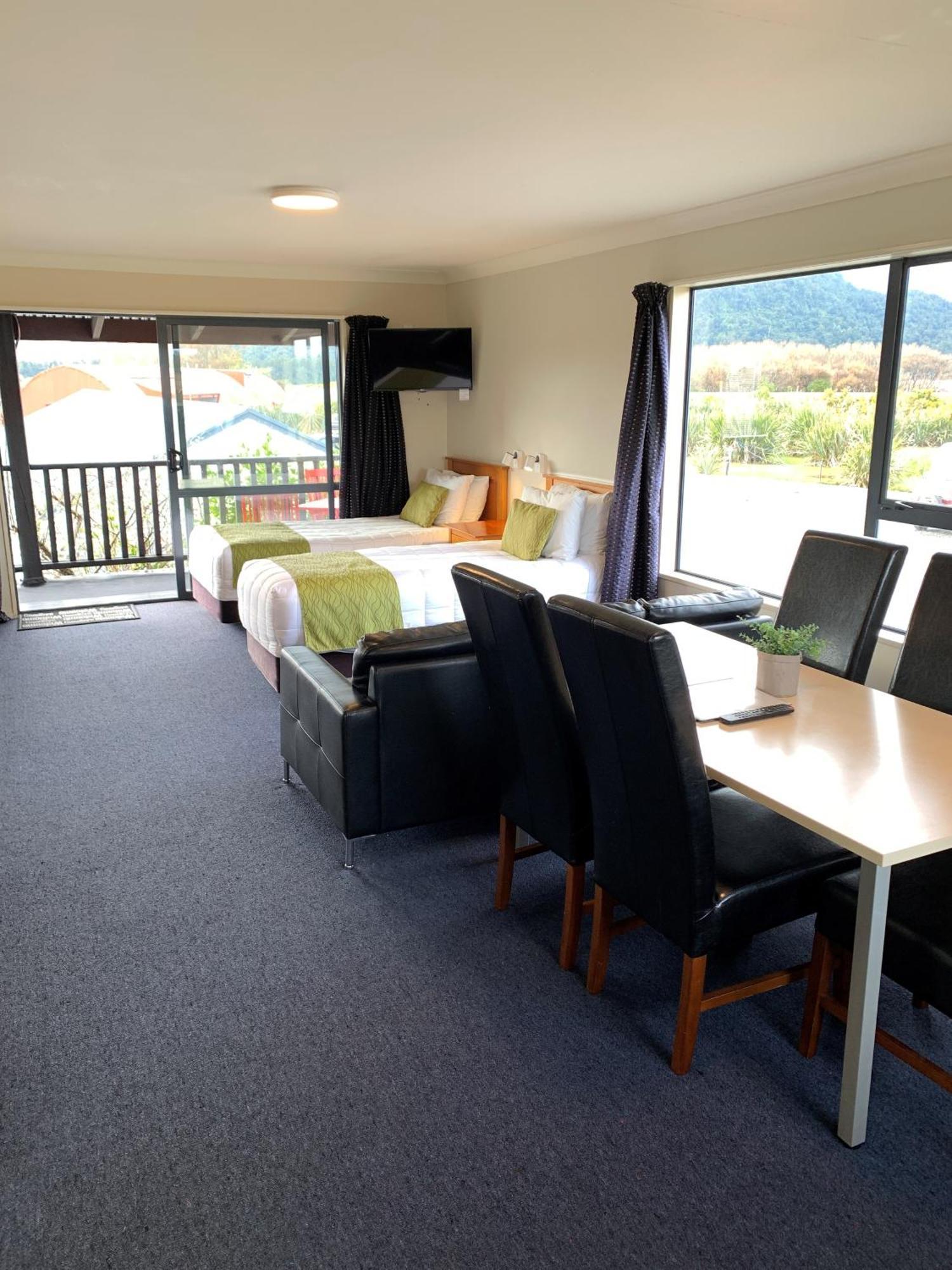 Haast River Motels & Holiday Park מראה חיצוני תמונה