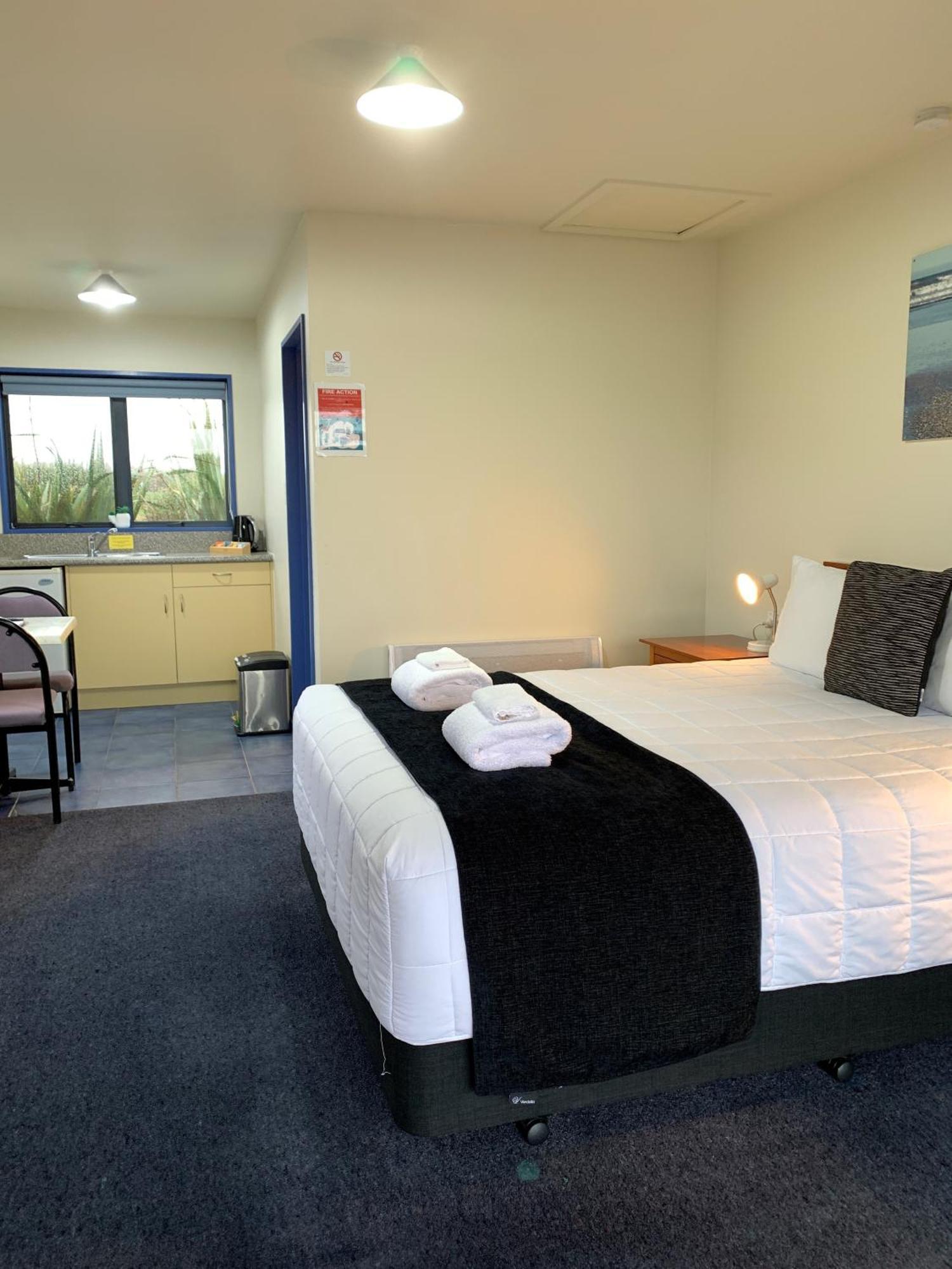 Haast River Motels & Holiday Park מראה חיצוני תמונה